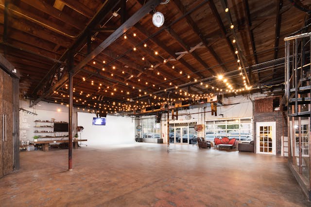 Large Production Studio with Coffee and Bar in Historic Arts District 1